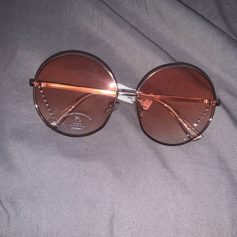 SUNGLASSES